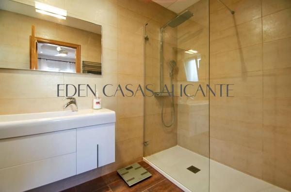 Casa independiente en calle el Ametler