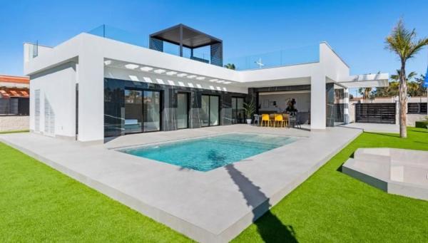 Casa independiente en calle Cisne