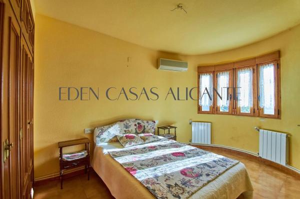 Chalet adosado en calle Vila Joiosa