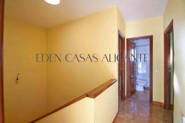 Chalet adosado en calle Vila Joiosa