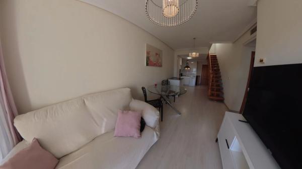 Ático en calle 25 d'Abril de 1707