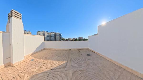 Ático en calle 25 d'Abril de 1707