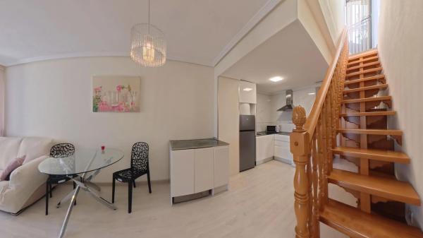 Ático en calle 25 d'Abril de 1707