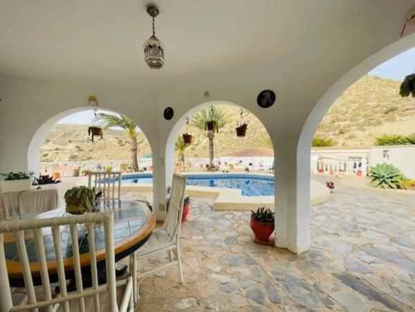 Casa independiente en calle de Gales