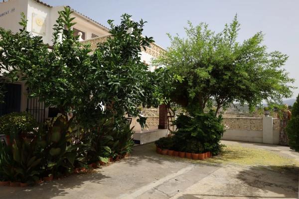 Casa independiente en calle Ibi