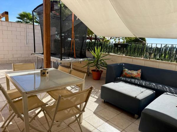 Chalet pareado en calle Algeps, 3