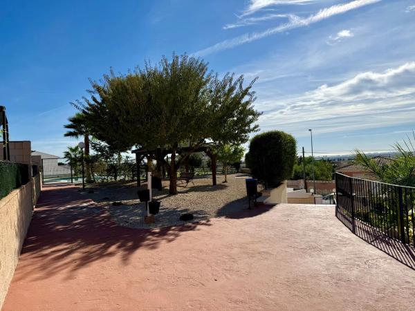 Chalet pareado en calle Algeps, 3