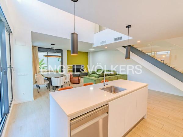 Chalet pareado en calle Alcalde Paco Seva, 3