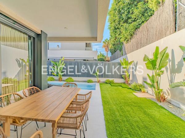 Chalet pareado en calle Alcalde Paco Seva, 3