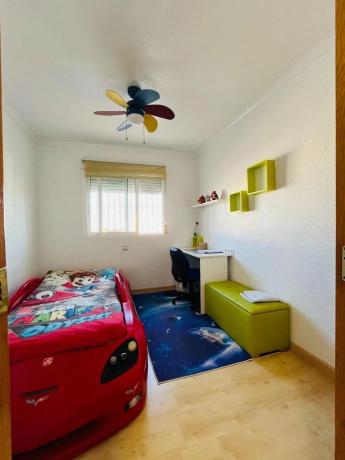 Chalet adosado en avenida de Creuetes