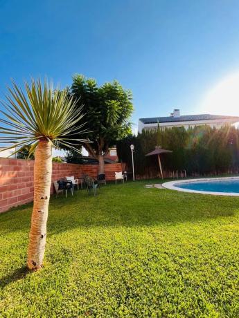 Chalet adosado en avenida de Creuetes