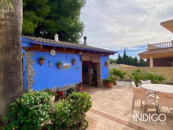 Casa independiente en calle Mestral