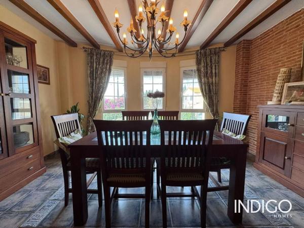 Casa independiente en calle Mestral