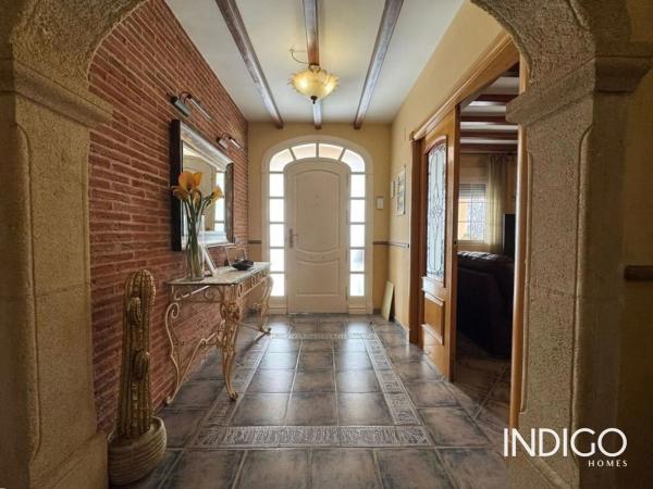 Casa independiente en calle Mestral