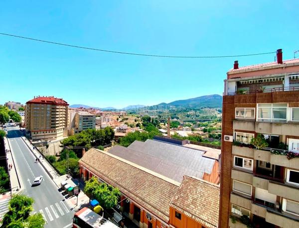 Piso en alameda Camilo Sesto