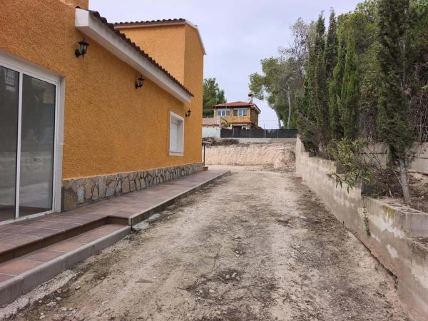 Casa independiente en via Sense Nom