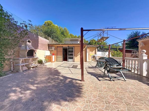 Casa independiente en via Sense Nom