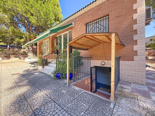 Casa independiente en via Sense Nom