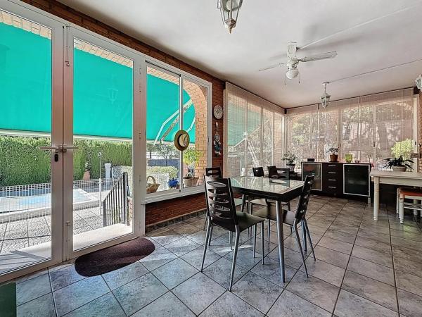 Casa independiente en via Sense Nom