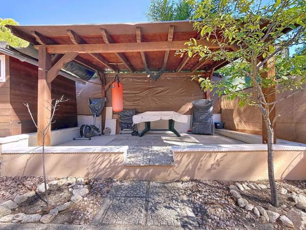 Casa independiente en via Sense Nom