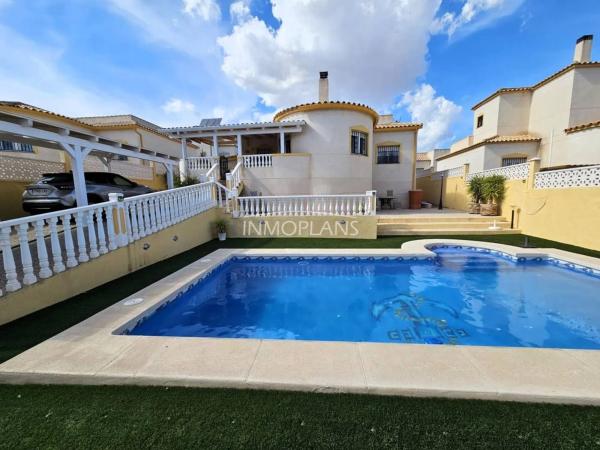 Casa independiente en calle Río Miño