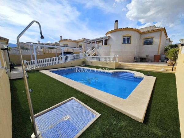 Casa independiente en calle Río Miño