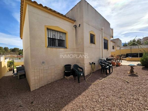 Casa independiente en calle Río Miño