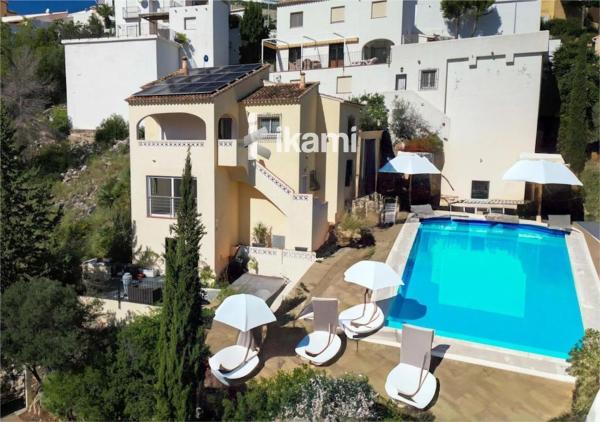 Casa independiente en Urbanizacion les Bassetes