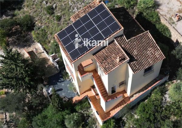 Casa independiente en Urbanizacion les Bassetes