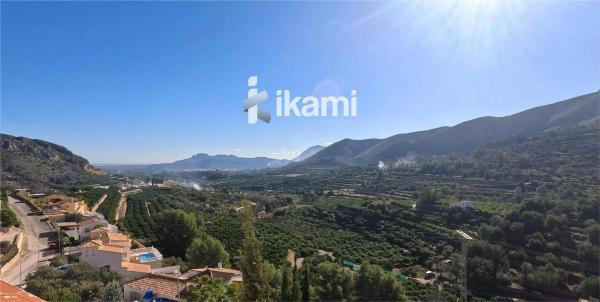 Casa independiente en Urbanizacion les Bassetes