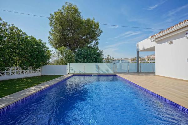 Casa independiente en calle del Lliri