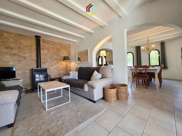 Casa independiente en calle Camelia, 26