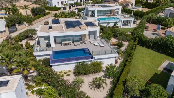 Casa independiente en calle Magnolias