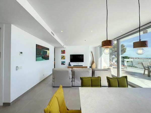 Casa independiente en calle Lirios