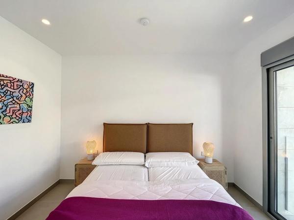 Casa independiente en calle Lirios