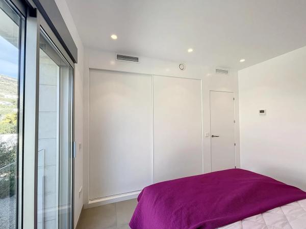 Casa independiente en calle Lirios