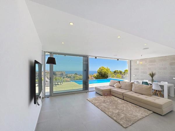 Casa independiente en calle Lirios