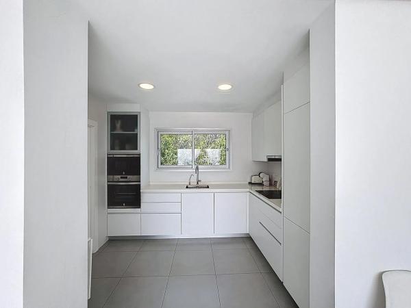 Casa independiente en calle Lirios