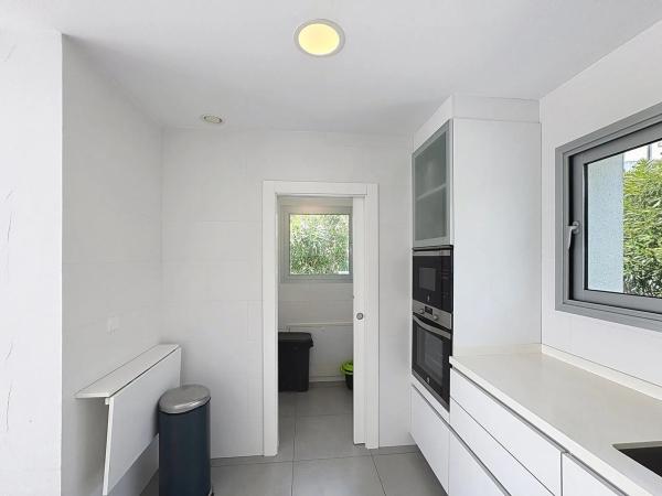 Casa independiente en calle Lirios