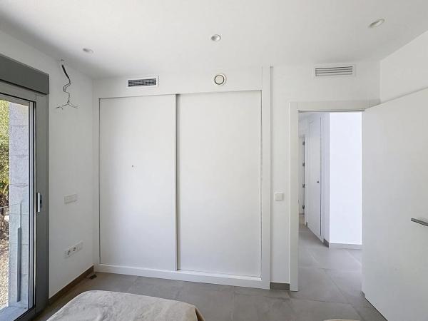 Casa independiente en calle Lirios