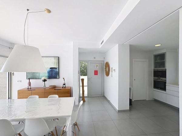 Casa independiente en calle Lirios