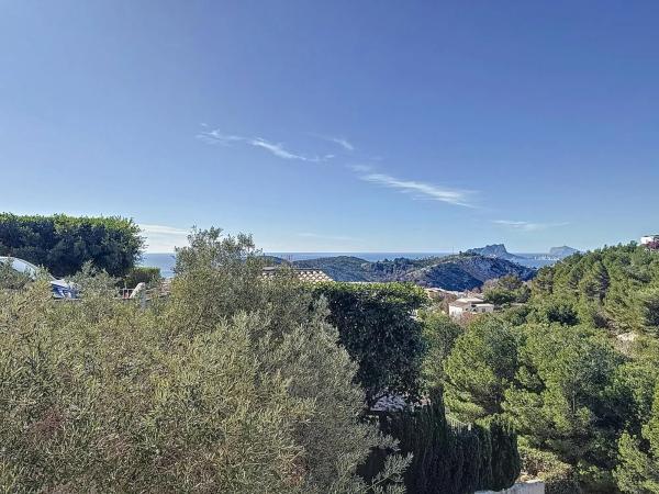 Casa independiente en calle Magnolias