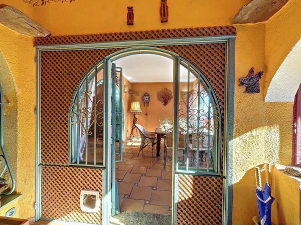 Casa independiente en calle Camelias