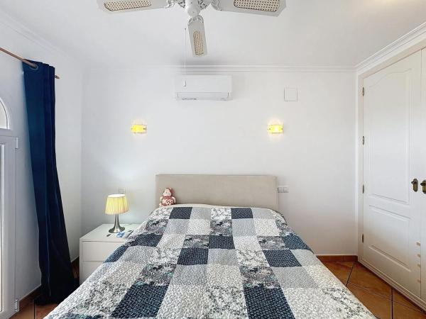 Chalet en calle Magnolias, 35