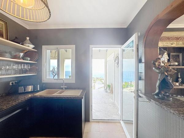 Chalet en calle Lirios, 43