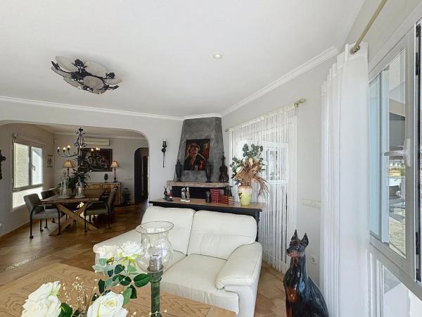 Chalet en calle Lirios, 43