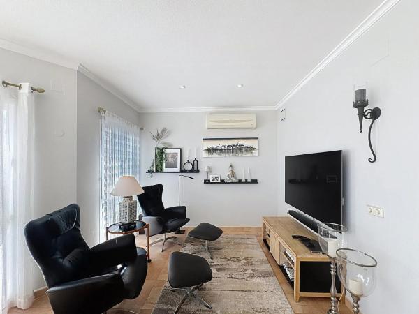 Chalet en calle Lirios, 43