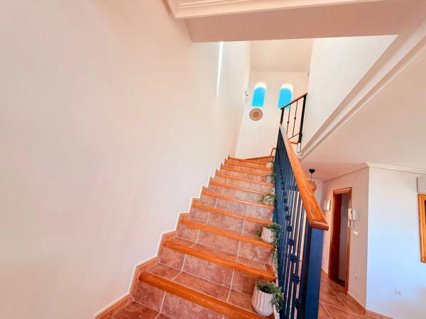 Chalet pareado en calle Girasoles