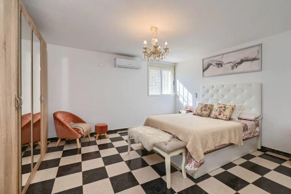 Casa independiente en Urbanización Ortenbach