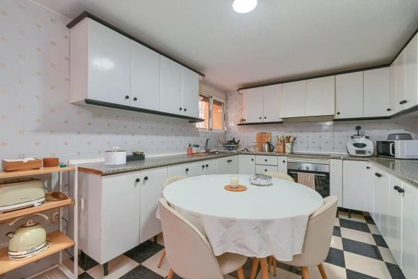 Casa independiente en Urbanización Ortenbach